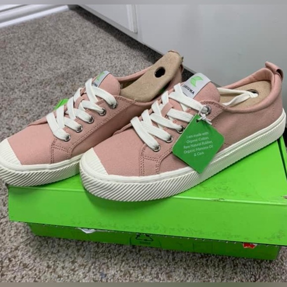 Brand New Cariuma shoes! Never worn! - Picture 2 of 2